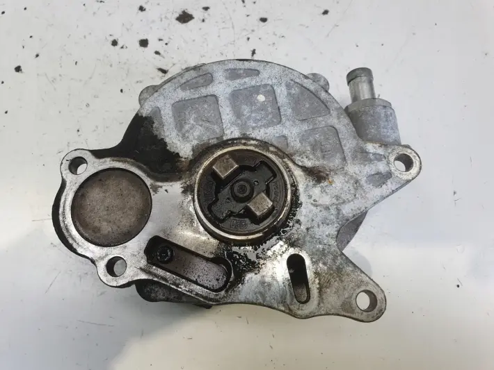 Audi A4 B8 2.0 TDI POMPA VACUM wakum 03L145100