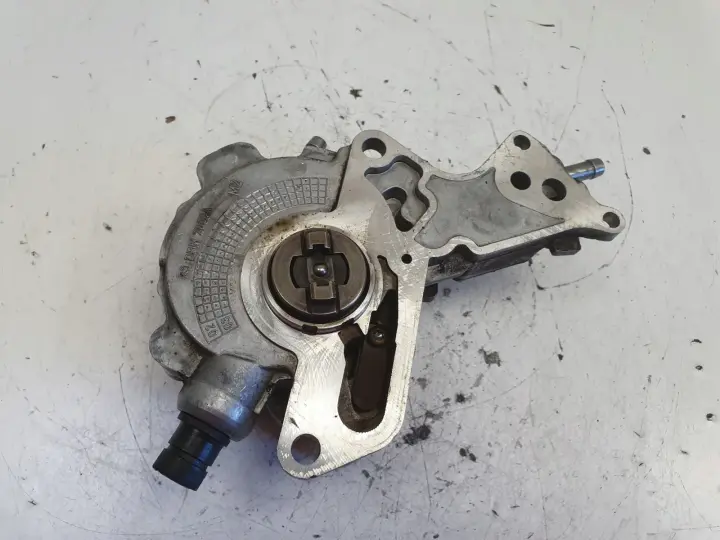 Audi A3 II 8P 1.9 TDI POMPA VACUM wakum 038145209E