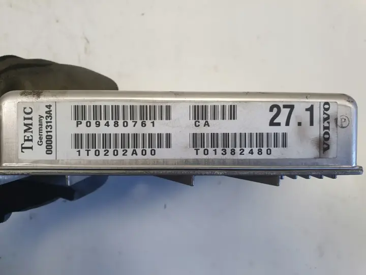 Volvo V70 XC70 2.4 D5 KOMPUTER SKRZYNI sterownik P09480761 1T0202A0