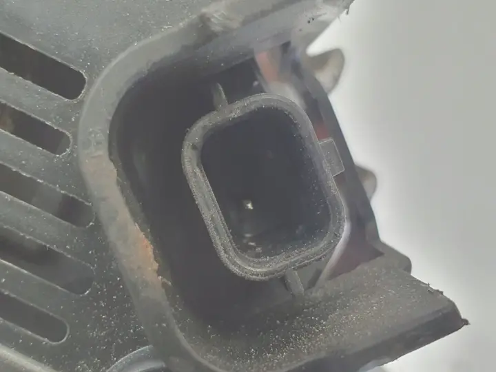 Renault Megane III 1.5 DCI ALTERNATOR valeo