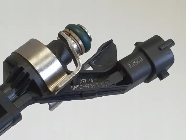 Ford Focus MK3 III C-Max II 1.6 EcoBoost WTRYSKIWACZ wtrysk 0261500103