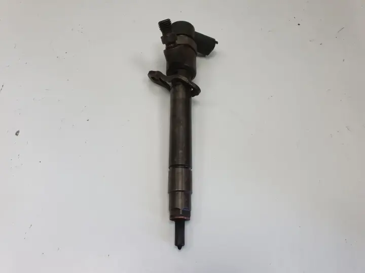 Volvo S60 S80 V50 V70 XC70 XC90 2.4 D5 WTRYSKIWACZ wtrysk 0445110251