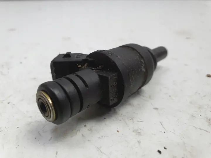 Audi A3 8L 1.8 20V WTRYSKIWACZ wtrysk 06A906031D