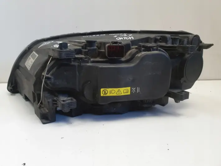 Volvo S80 II V70 III 06-16r PRZEDNIA LAMPA PRAWA PRAWY PRZÓD skręt 31353533