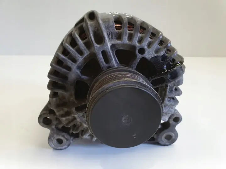Audi A3 II 8P 1.9 TDI ALTERNATOR Valeo 06F903023C 140A