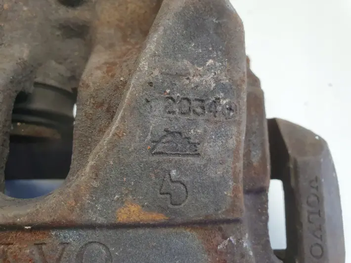 Volvo XC60 I PRZEDNI ZACISK HAMULCOWY lewy przód kierowcy 927
