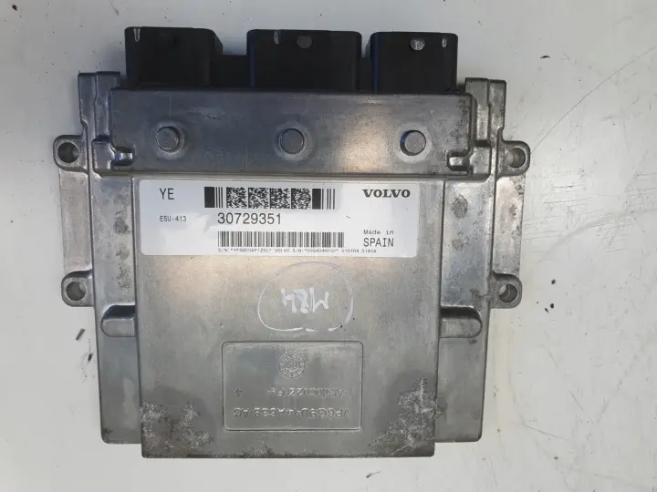 Volvo V70 III 2.0 16V 145KM KOMPUTER SILNIKA sterownik 30729351