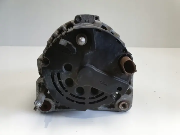 VW Golf IV 1.6 8V ALTERNATOR valeo 030903023J