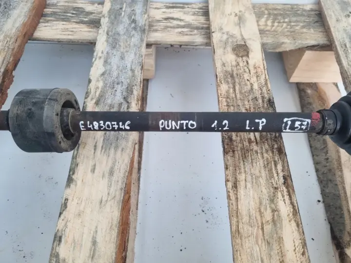 Fiat Punto II 1.2 8V PRAWA PRZEDNIA PÓŁOŚ półośka prawy przód Pasażera