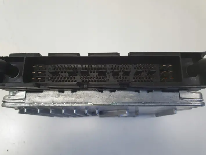 Volvo V70 II 2.4 I KOMPUTER SILNIKA sterownik 30684877 079700-9540