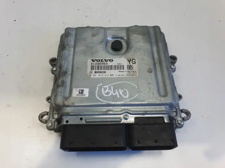 Volvo V40 II 2.0 D3 STEROWNIK SILNIKA komputer 31336983 0281018414