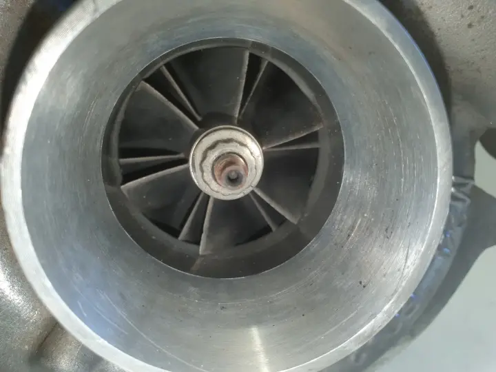Volvo V70 II XC70 XC90 2.4 D5 TURBOSPRĘŻARKA turbo 30757080