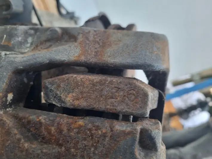Volvo V70 III 2.4 D5 PRZEDNI AMORTYZATOR lewy przód Zwrotnica piasta 316mm