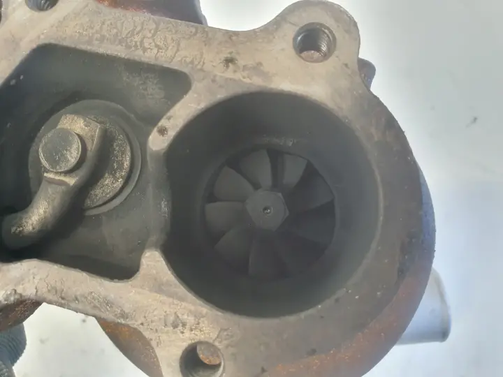 Daewoo Lublin III 2.4 TD TURBOSPRĘŻARKA turbo 2-52-039