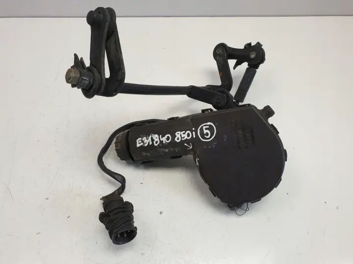 BMW E31 850 i SILNICZEK OTWIERANIA LAMPY 1383953