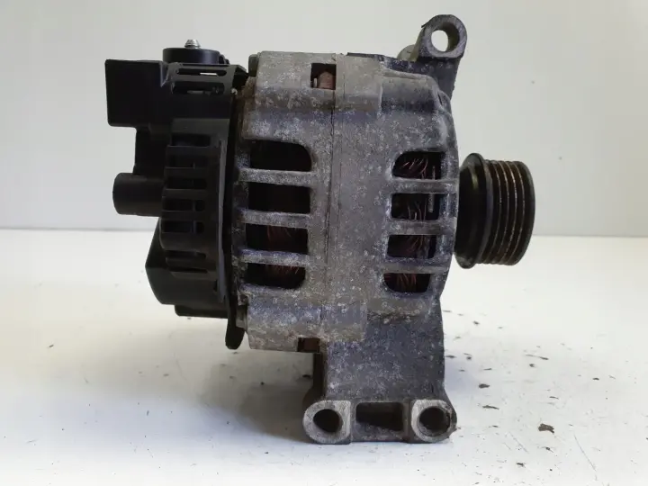 Mercedes W169 1.7 8V ALTERNATOR A2661540802 90A valeo