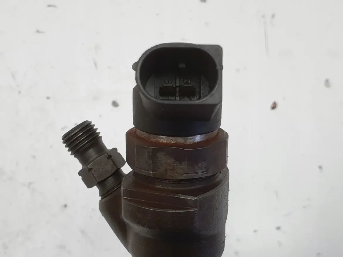 BMW E87 E90 E91 2.0 D WTRYSKIWACZ wtrysk 0445110601