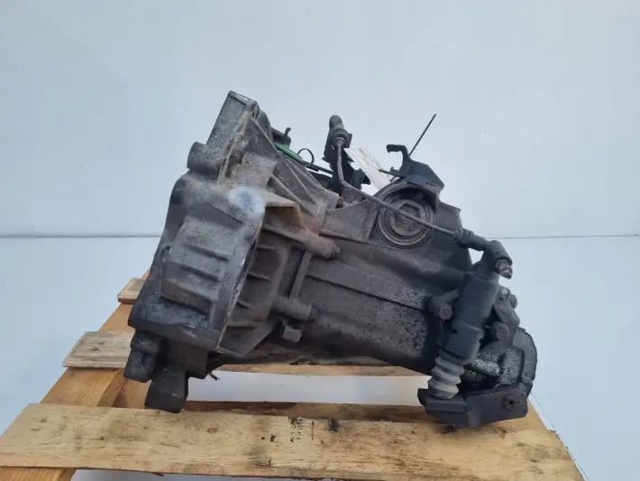 VW Bora 1.6 16V SKRZYNIA BIEGÓW ERT manualna MANUAL