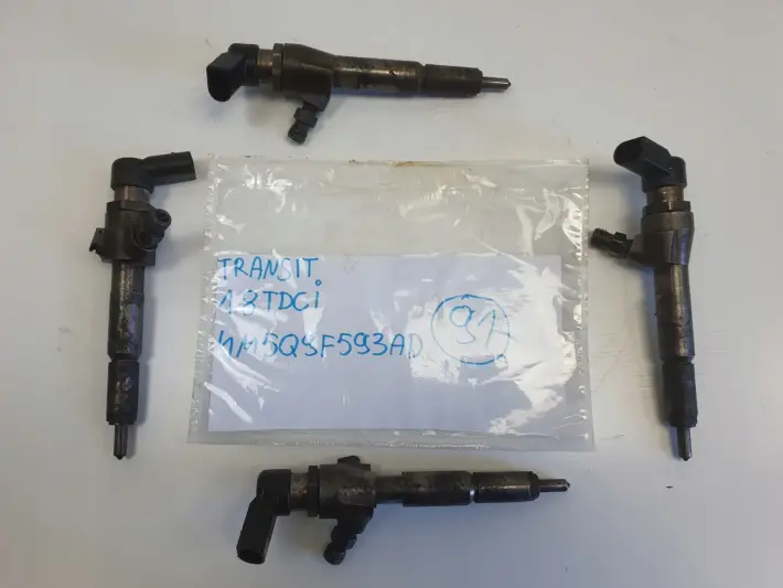 Ford Transit Connect 1.8 TDCi WTRYSKIWACZ wtrysk 4M5Q-9F593-AD