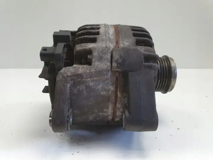 Opel Corsa D 1.4 16V ALTERNATOR bosch 0124425087 120A