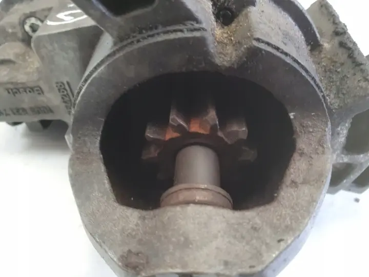 BMW X3 E83 2.0 D ROZRUSZNIK bosch 0001115069