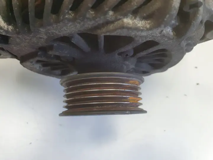 Subaru Forester II 2.0 16V ALTERNATOR 23700-AA521