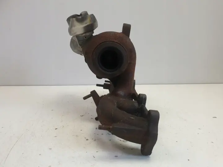 VW Golf V 1.9 TDI TURBOSPRĘŻARKA turbo 038253014g