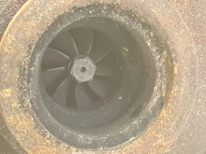 VW Passat B6 1.9 TDI TURBOSPRĘŻARKA 038253016K