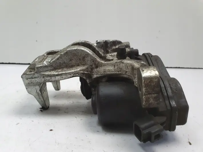 Toyota C-HR TYLNY ZACISK HAMULCOWY lewy tył A006B119B