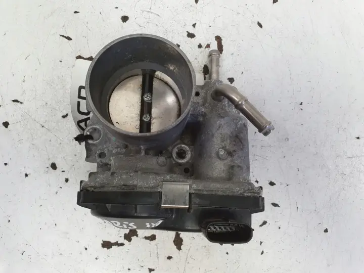 Toyota Yaris IV 1.5 H PRZEPUSTNICA 22030-F3030