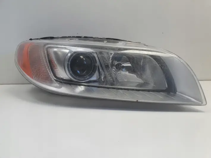 Volvo S80 II V70 III 06-16r PRZEDNIA LAMPA PRAWA PRAWY PRZÓD skręt 31353533