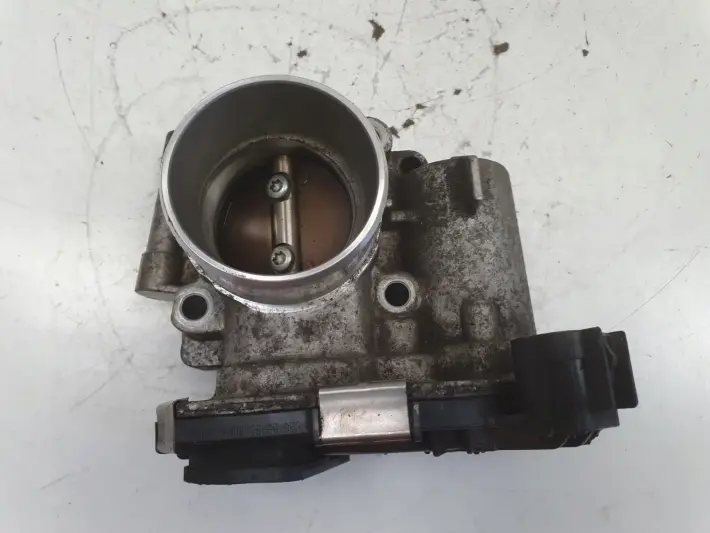 Opel Astra III H 1.4 16V PRZEPUSTNICA 55562270