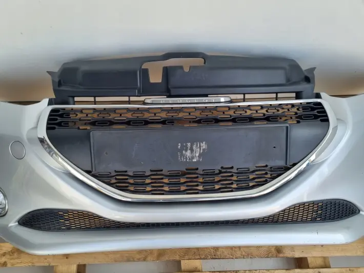 Peugeot 208 KOMPLETNY PRZEDNI ZDERZAK przód EZR EZRC GRIL GRILL 9672794477