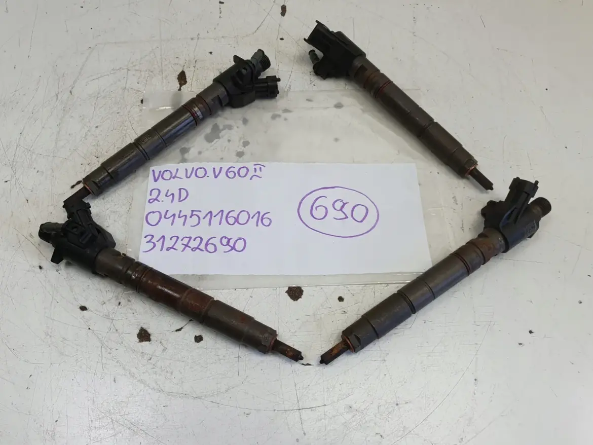 Volvo S80 II V70 III S40 II V60 XC60 2.4 D5 WTRYSKIWACZ wtrysk 0445116016