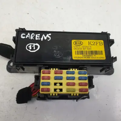 Kia Carens II 2.0 CRDI SKRZYNKA BEZPIECZNIKÓW