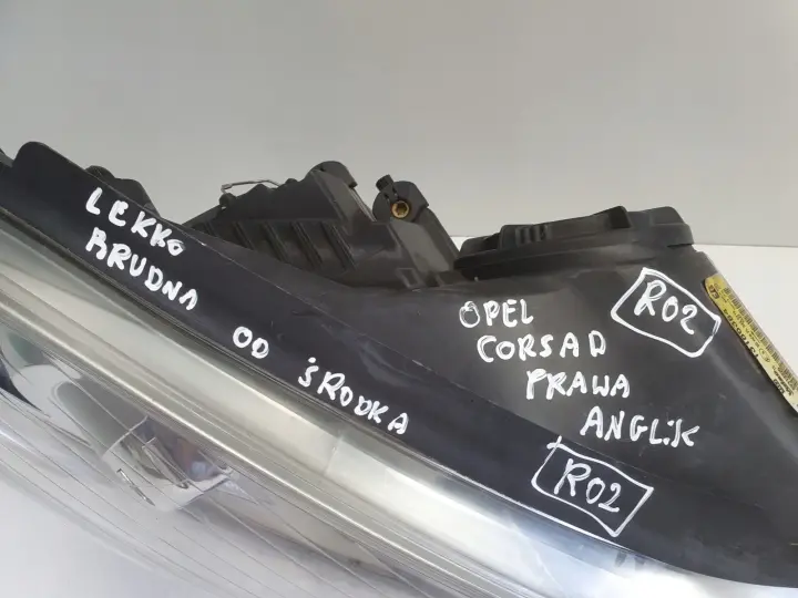Opel Corsa D PRZEDNIA LAMPA PRAWA prawy przód anglik 13186384