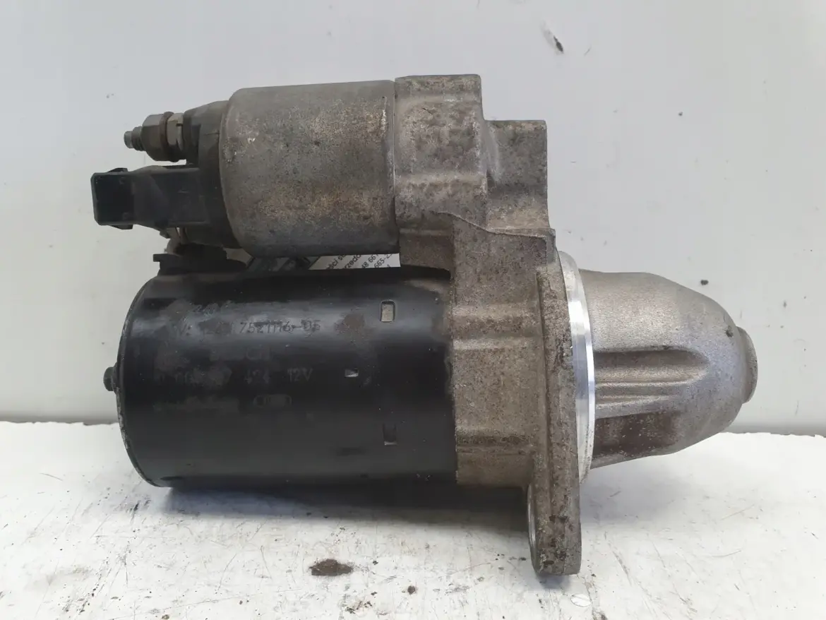 BMW E90 2.5 i ROZRUSZNIK 0001107424 bosch