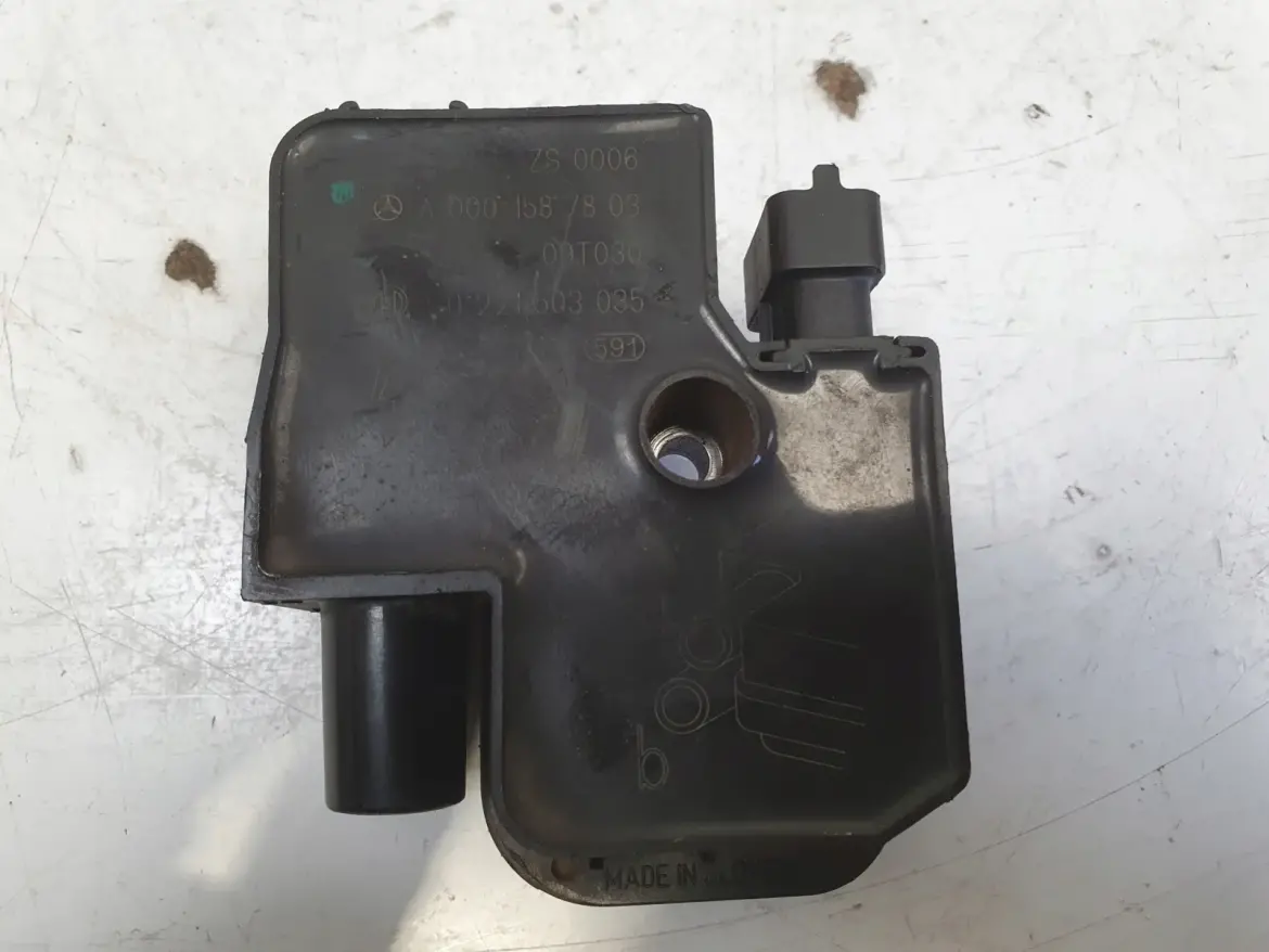 Mercedes W169 1.7 8V CEWKA ZAPŁONOWA 0221503035