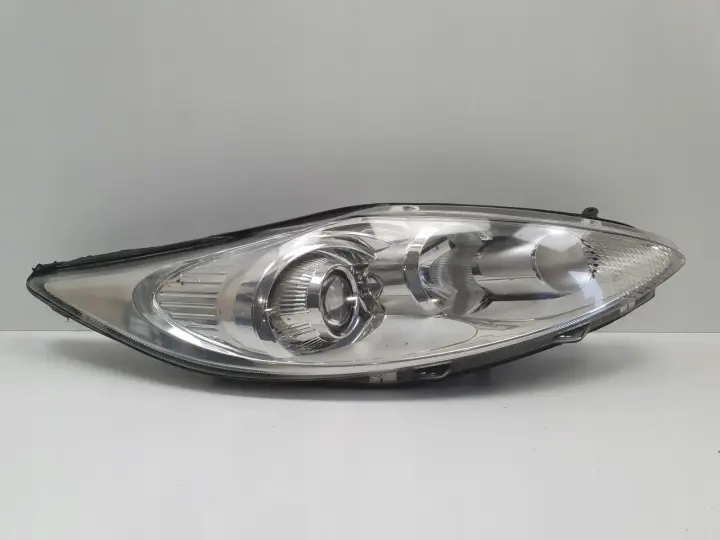 Ford Fiesta MK7 08-17r PRZEDNIA LAMPA PRAWA PRAWY PRZÓD anglik