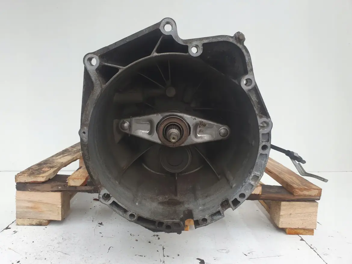 BMW X3 E83 2.0 D DIESEL REDUKTOR MANUALNEJ SKRZYNI BIEGÓW manual