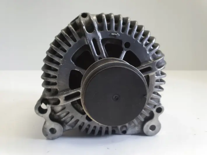 VW Passat B6 2.0 TDI ALTERNATOR 021903026L 180A valeo