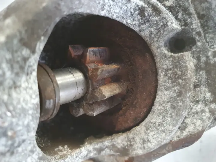 Opel Mokka A 1.4 T turbo ROZRUSZNIK bosch 0001107522