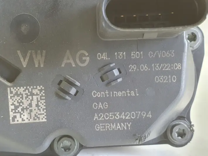 VW Passat B8 2.0 TDI PRZEPUSTNICA 04L131501C