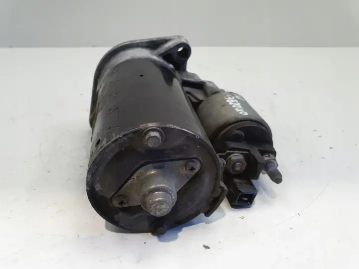 BMW E87 E90 2.0 i ROZRUSZNIK bosch 001138002 7589352