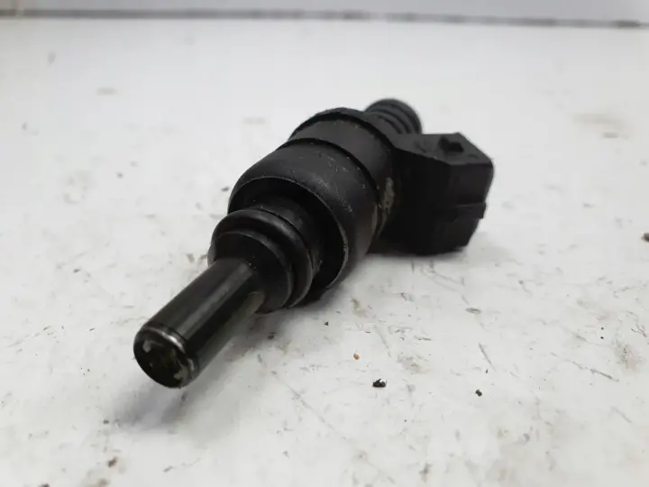 Audi A3 8L 1.8 20V WTRYSKIWACZ wtrysk 06A906031D