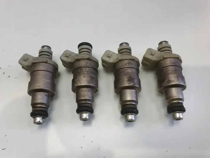 Peugeot 306 1.4 8V WTRYSKIWACZ wtrysk IW155