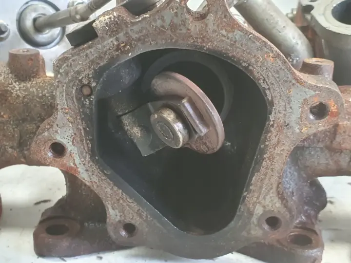 Volvo V60 II 2.0 D4 TURBOSPRĘŻARKA turbo 32240493 32240494
