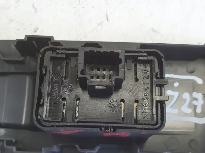 Renault Megane IV PANEL STEROWANIA SZYBAMI SZYB przełącznik tył 809605274R
