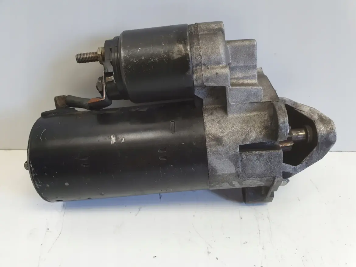 VW Passat B5 1.9 TDI ROZRUSZNIK bosch 068911024G 0001110128
