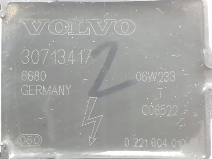 Volvo V70 III S80 II 2.5 T CEWKA ZAPŁONOWA 30713417 0221604010